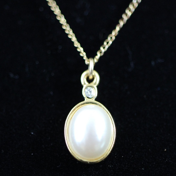 12KGF Yellow Gold Filled Chain, faux Pearl Pendant - Picture 2 of 8